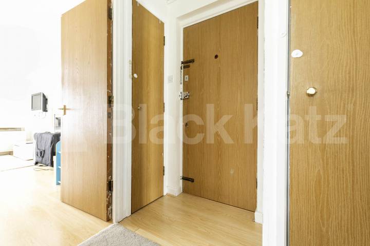 Great apartment Wheatcroft Court, Hendon